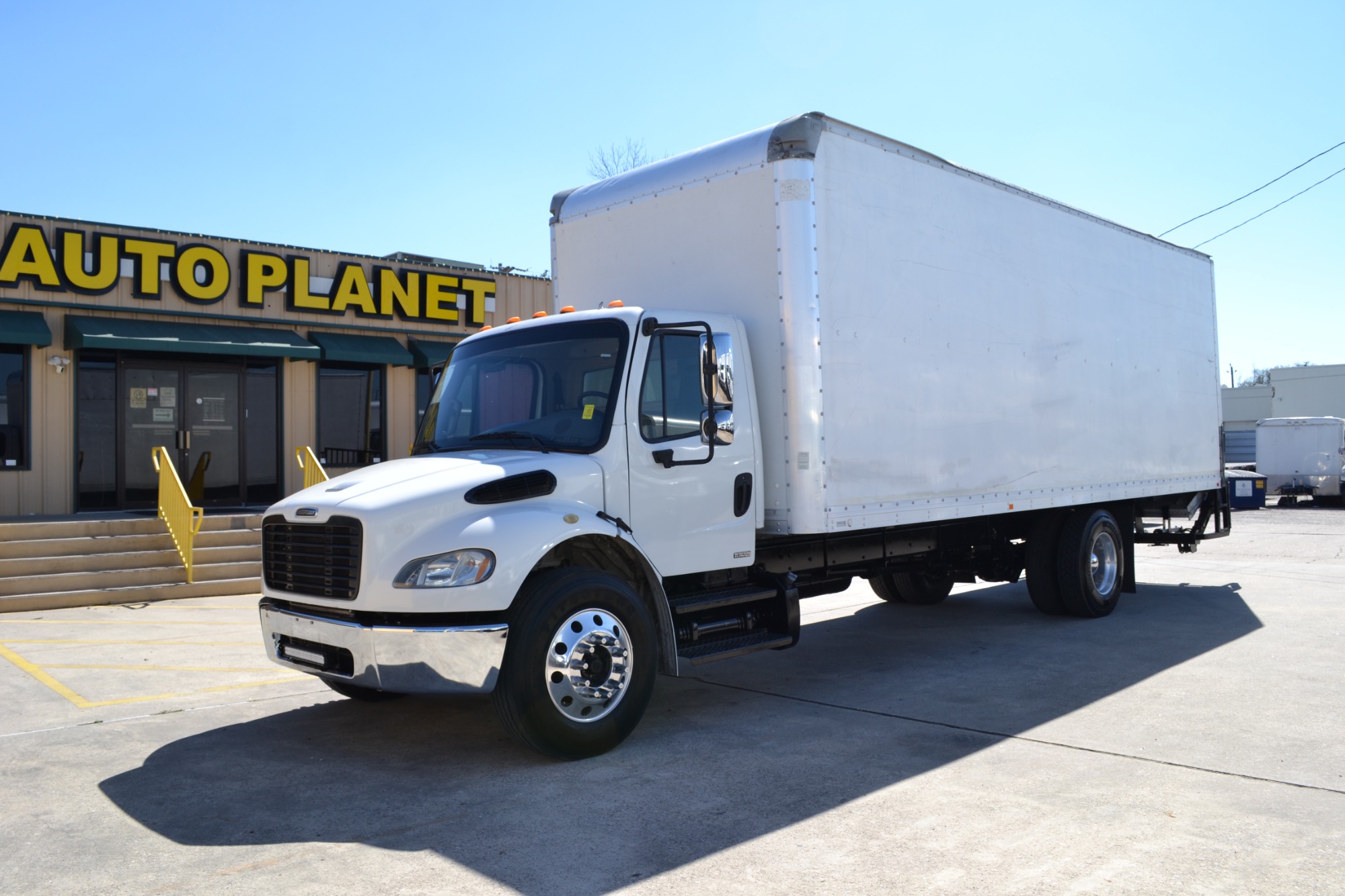 photo of 2012 FREIGHTLINER M2-106 26FT BOX 